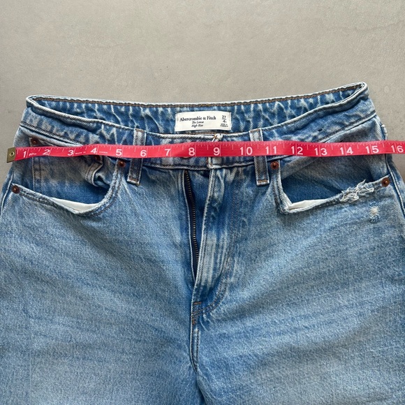 Abercrombie & Fitch Curve Love “ The Loose High Rise” Light Blue Jeans - Picture 7 of 10